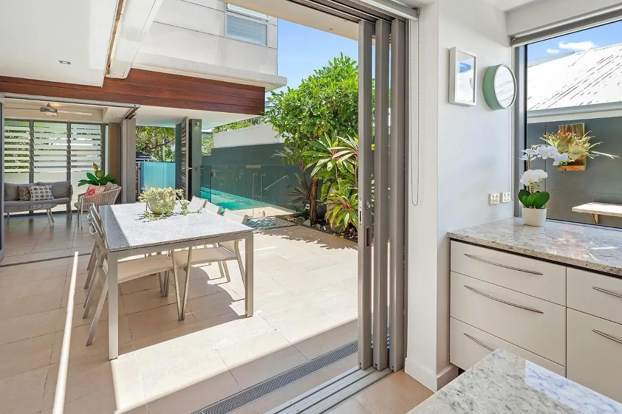 Ferguson St Family Home In Fabulous Location Sunshine Beach Holiday home