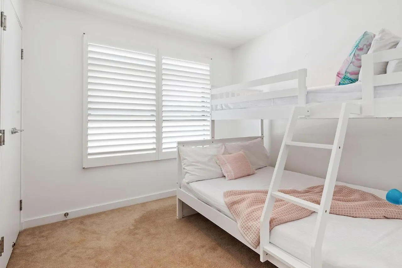 Ferguson St Family Home In Fabulous Location Sunshine Beach Holiday home